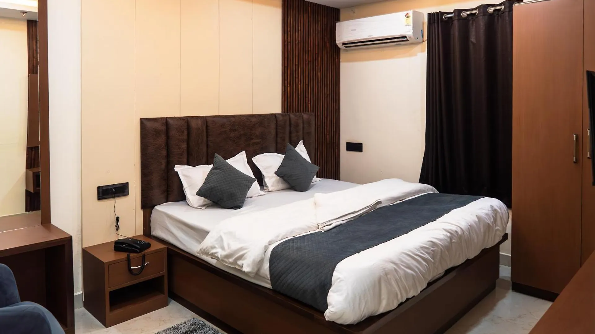 Majestic Ganges Inn Varanasi